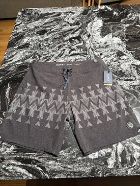 Roark Passage Manawa Tapu 18” Boardshorts Black Mens Size 28 NWT RB421